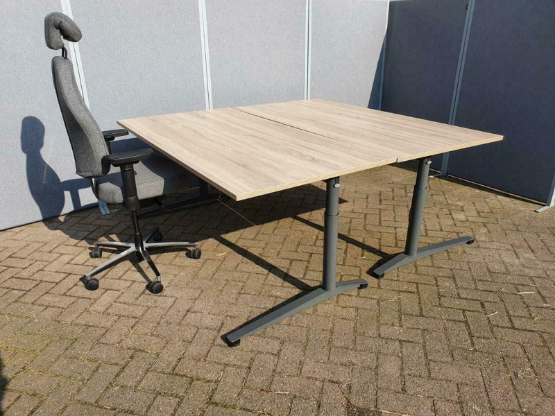 Steelcase Werndl verstelbaar bureau met nieuw blad naar keuze (2 maten)