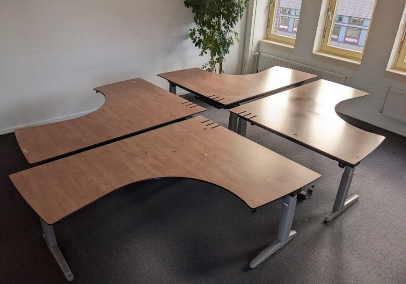 Ahrend Essa hoekbureau met zwengel links en rechts (180x140)