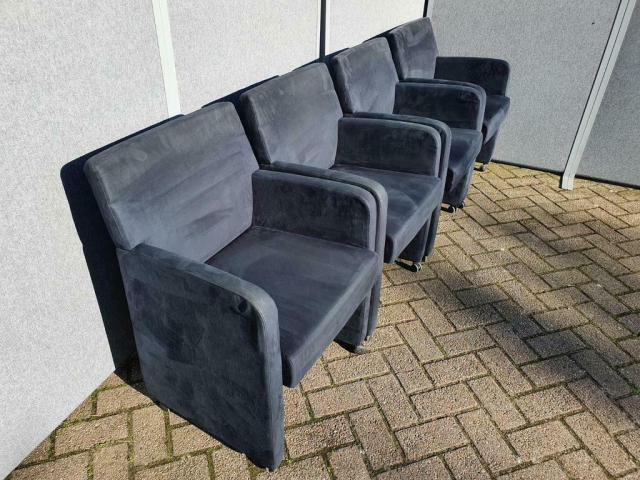 Kinnarps Alcantara suede vergaderstoel verrijdbaar (set van 4)