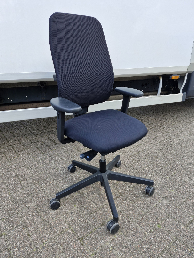 Interstuhl bureaustoel netweave / mesh (nieuwe stof)