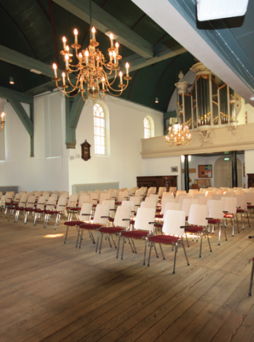Nieuwe zaal- en kerkstoelen (diverse soorten)