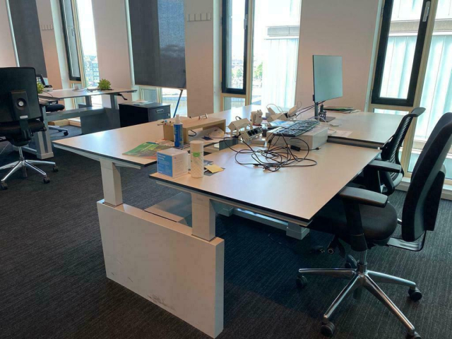 Steelcase Activa flexwerkplekken / workbench / eiland van 4 werkplekken