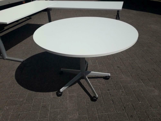 Steelcase vergadertafel rond, verrijdbaar, met nieuw blad naar keuze
